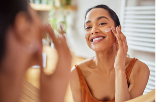 Lotions vs. Moisturizers: Understanding the Difference and Their Benefits