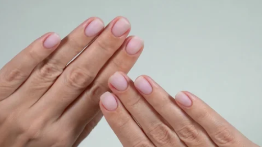 Top Nail Care Tips: How to Maintain Strong and Beautiful Nails