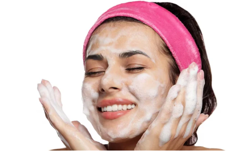 Foam-Based Cleansers Are Essential for Your Skincare Routine